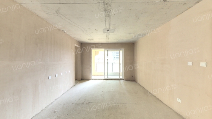 隆基泰和铂悦山二手房实景图