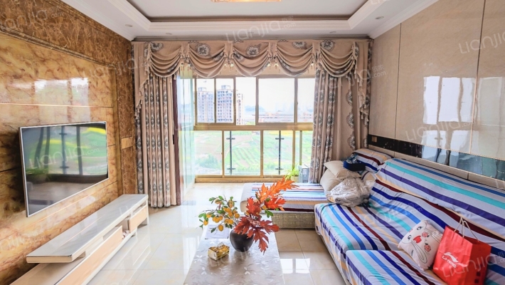 在水一方二期二手房实景图