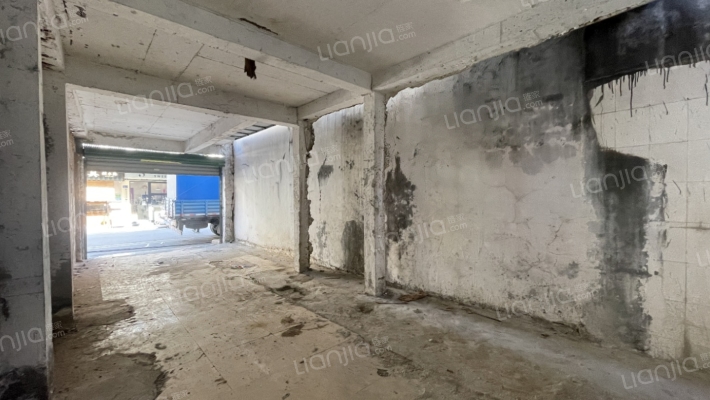 溪岸路二手房实景图