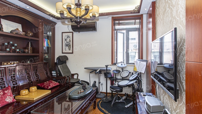 巴黎公寓二手房实景图