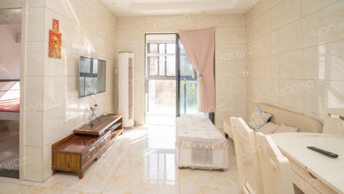 世茂名品街区二手房实景图