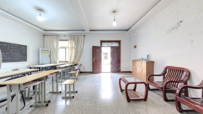 合裕路1048号二手房实景图