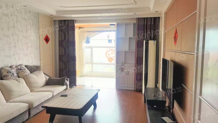 天山新伯爵二手房实景图