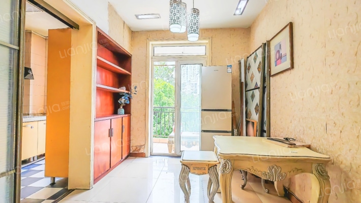 福鸿花园二手房实景图