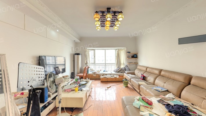 西点公园里二手房实景图