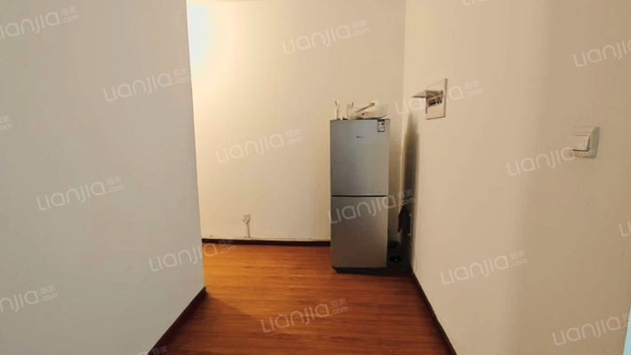 金领大厦二手房实景图