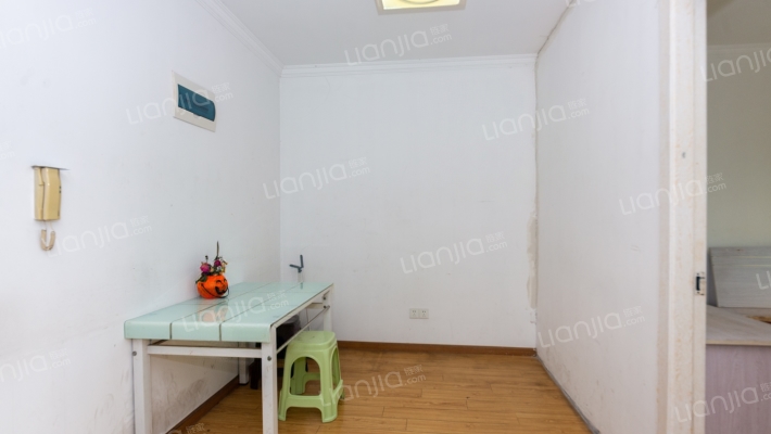 胜悦嘉苑二手房实景图