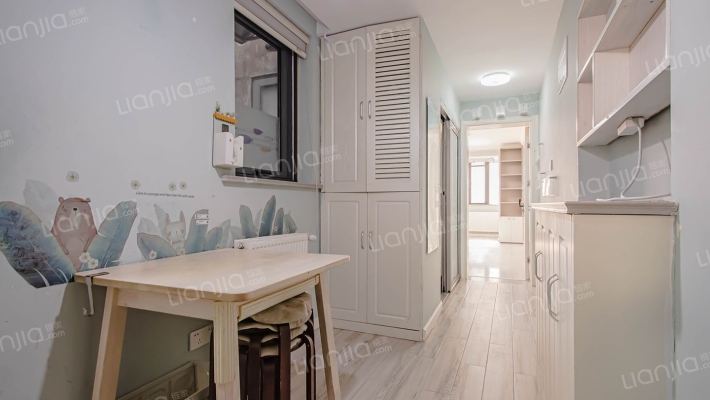 新闸路1730弄二手房实景图