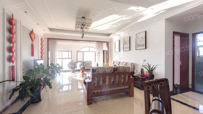 置信丹郡湖岸二手房实景图