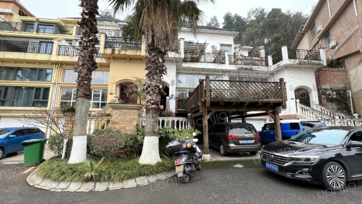 泉天下叠云居二手房实景图