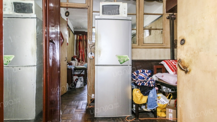 镇宁路404弄二手房实景图