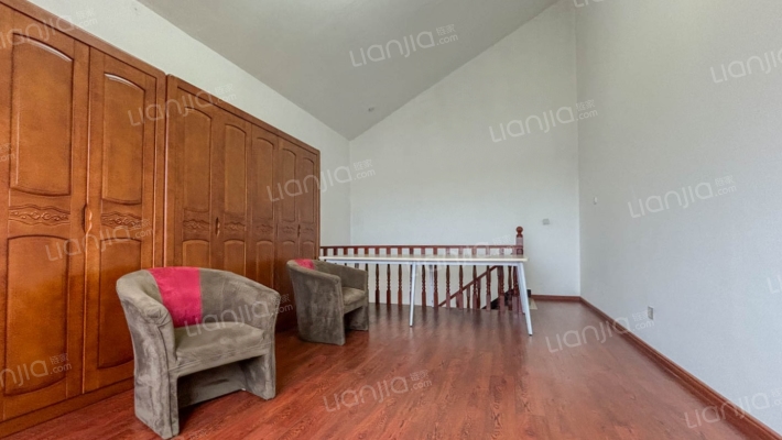 翡翠山庄二手房实景图