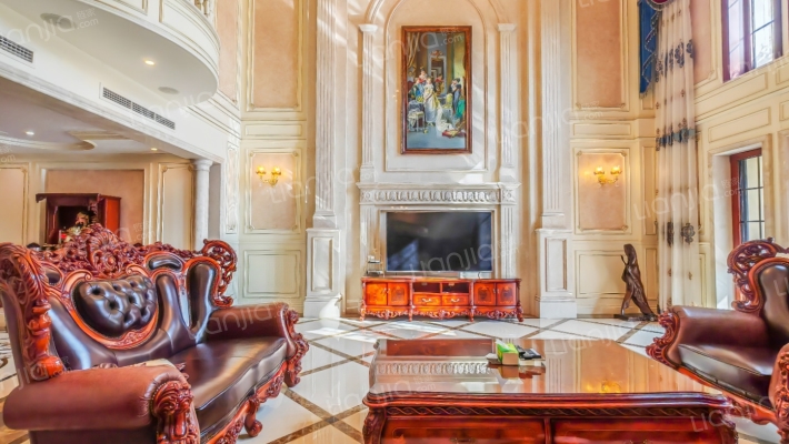 融创尊爵堡二手房实景图