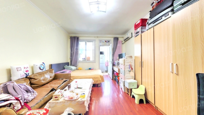 青年公寓二手房实景图