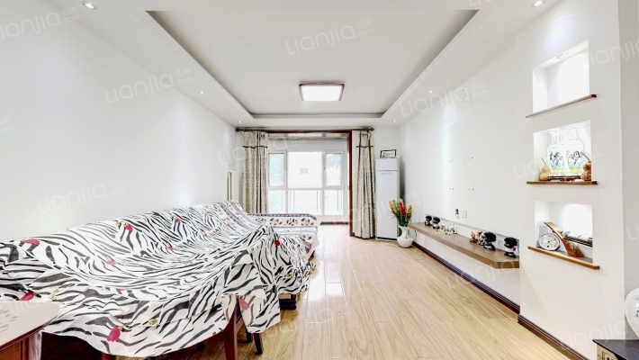 保利花园C区二手房实景图