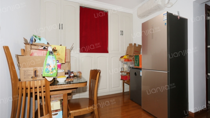 控江路1209号二手房实景图