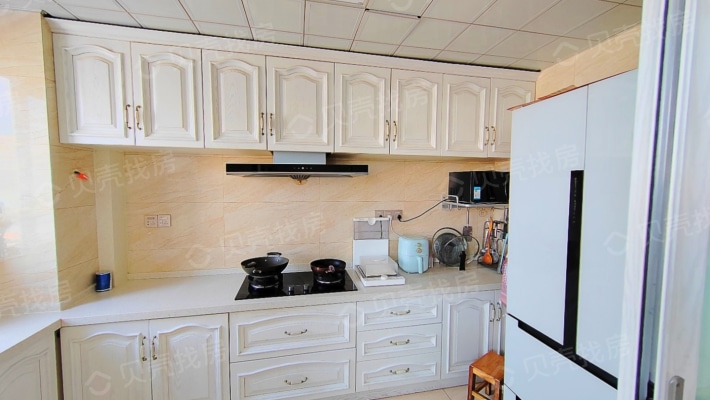 中 央华府 大平层 四室 精装 地源热泵 常年恒温-厨房