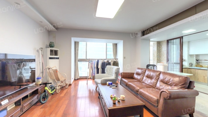 西城岚湾花苑二手房实景图