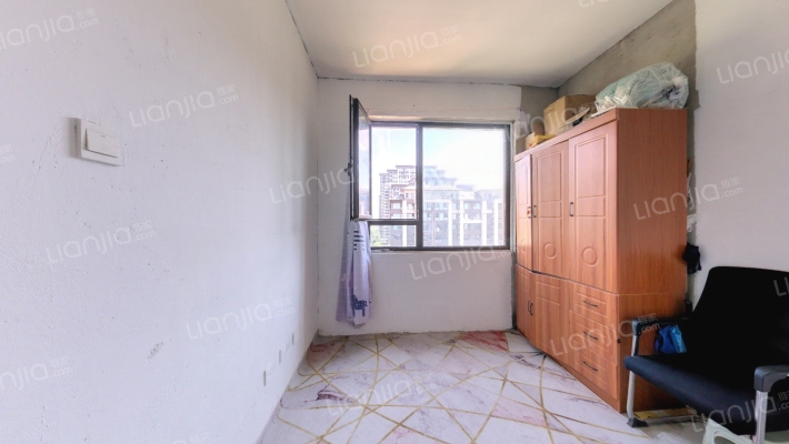 九联湖畔二手房实景图