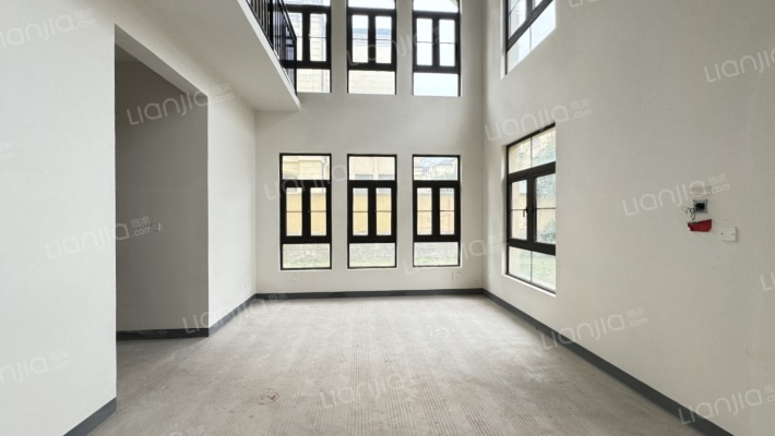 融创紫泉枫丹二手房实景图