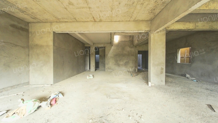 庆隆南山国际社区柏蔚庄二手房实景图