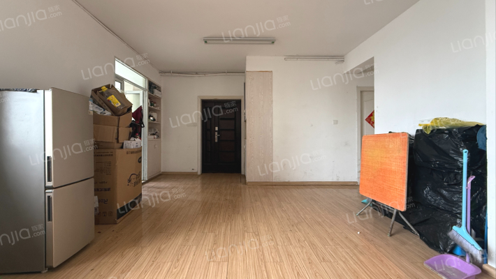 爱斯大厦二手房实景图