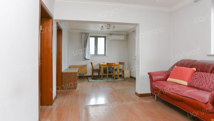 新亚公寓二手房实景图