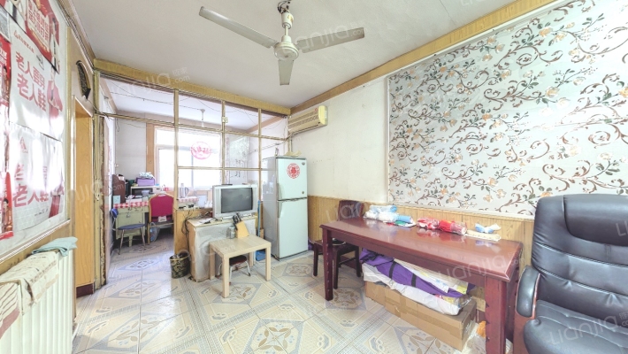 区委二小区二手房实景图