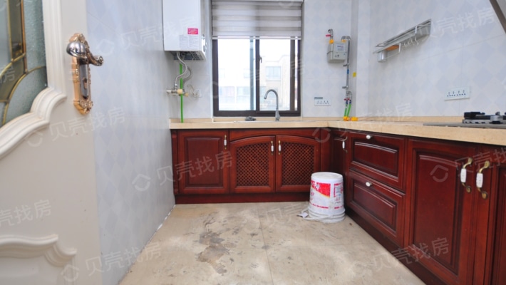 万达熙龙湾 多层洋房带电梯 产权清晰可以分期随时看房-厨房