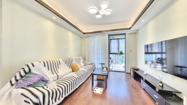 融信铂爵二手房实景图