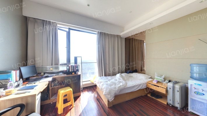 保利世界贸易中心二手房实景图