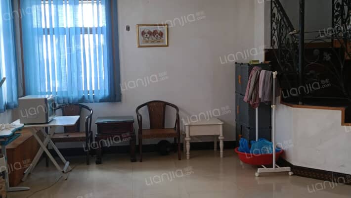 洪庙路一0二弄二手房实景图