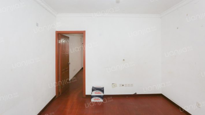 鞍山六村二手房实景图