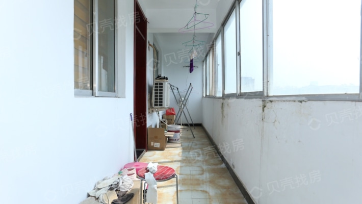 康立小区步梯5楼精装3室鑫宇都市花园南200米路西-阳台