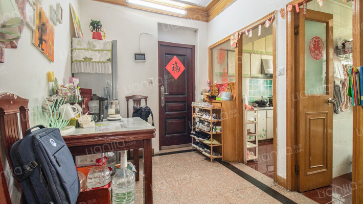 佳虹小区二手房实景图