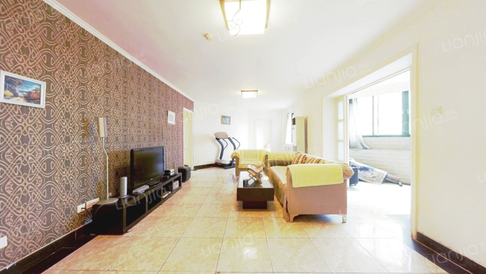 华展国际公寓二手房实景图