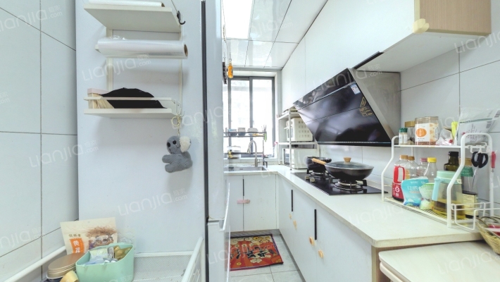 蓓蕾村东二手房实景图