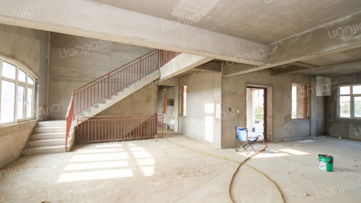 锦隆云山墅二手房实景图