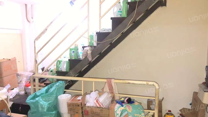 凯利汽车广场二手房实景图