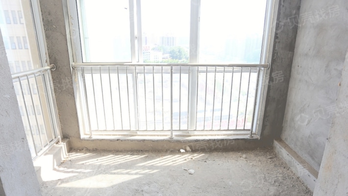 尚和润园 中间楼层 毛坯两室 可随意装修-阳台
