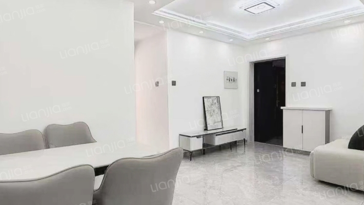 新地山湾A区二手房实景图