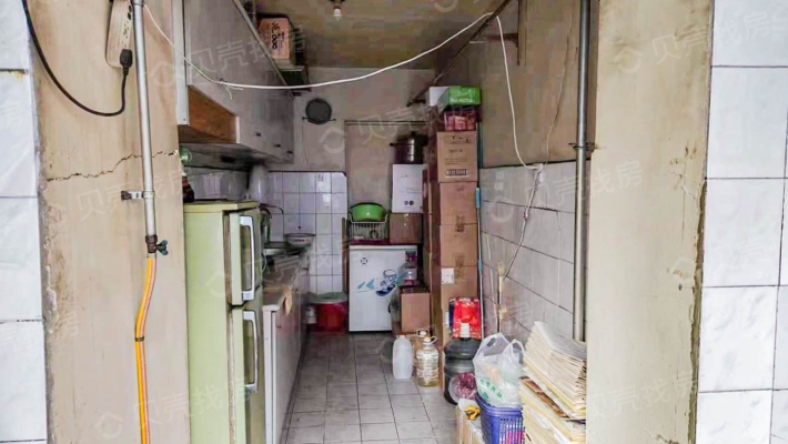 南门国际置地拎包入住附带阳台地下室教育资源丰富-厨房