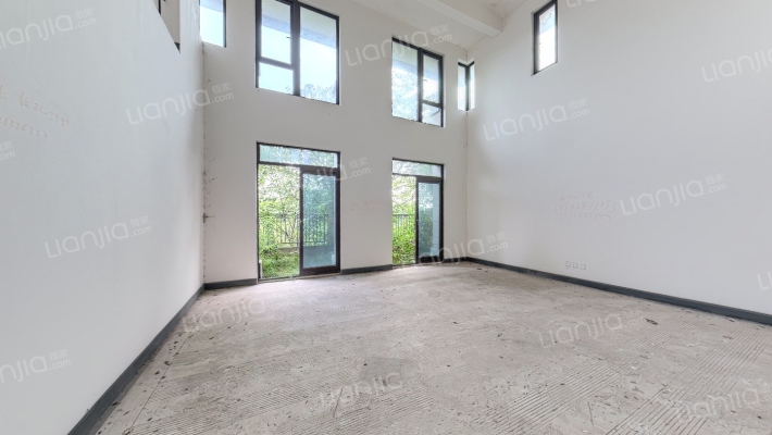 万科颐府二手房实景图