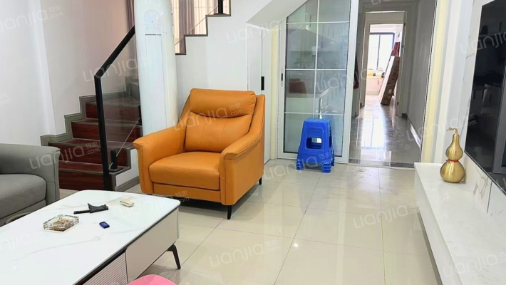 汇坚国际QQ公寓二手房实景图