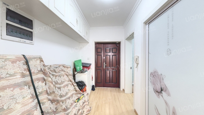 燕江新城山林苑二手房实景图