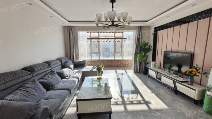 江畔名居小区二手房实景图