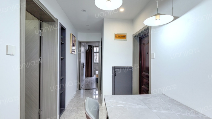 凤凰街84号二手房实景图