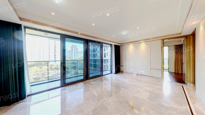 融创滨江御潮府二手房实景图