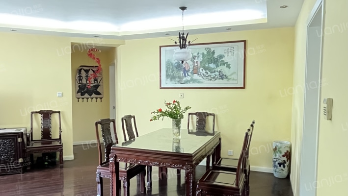 瑞丽公寓二手房实景图