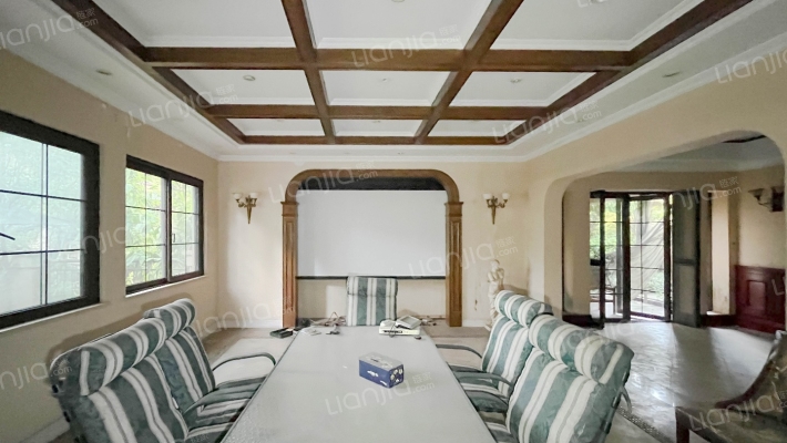 蓝湖郡西岸八组团二手房实景图